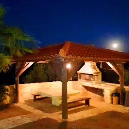 Castel * Áyios Vasílis
